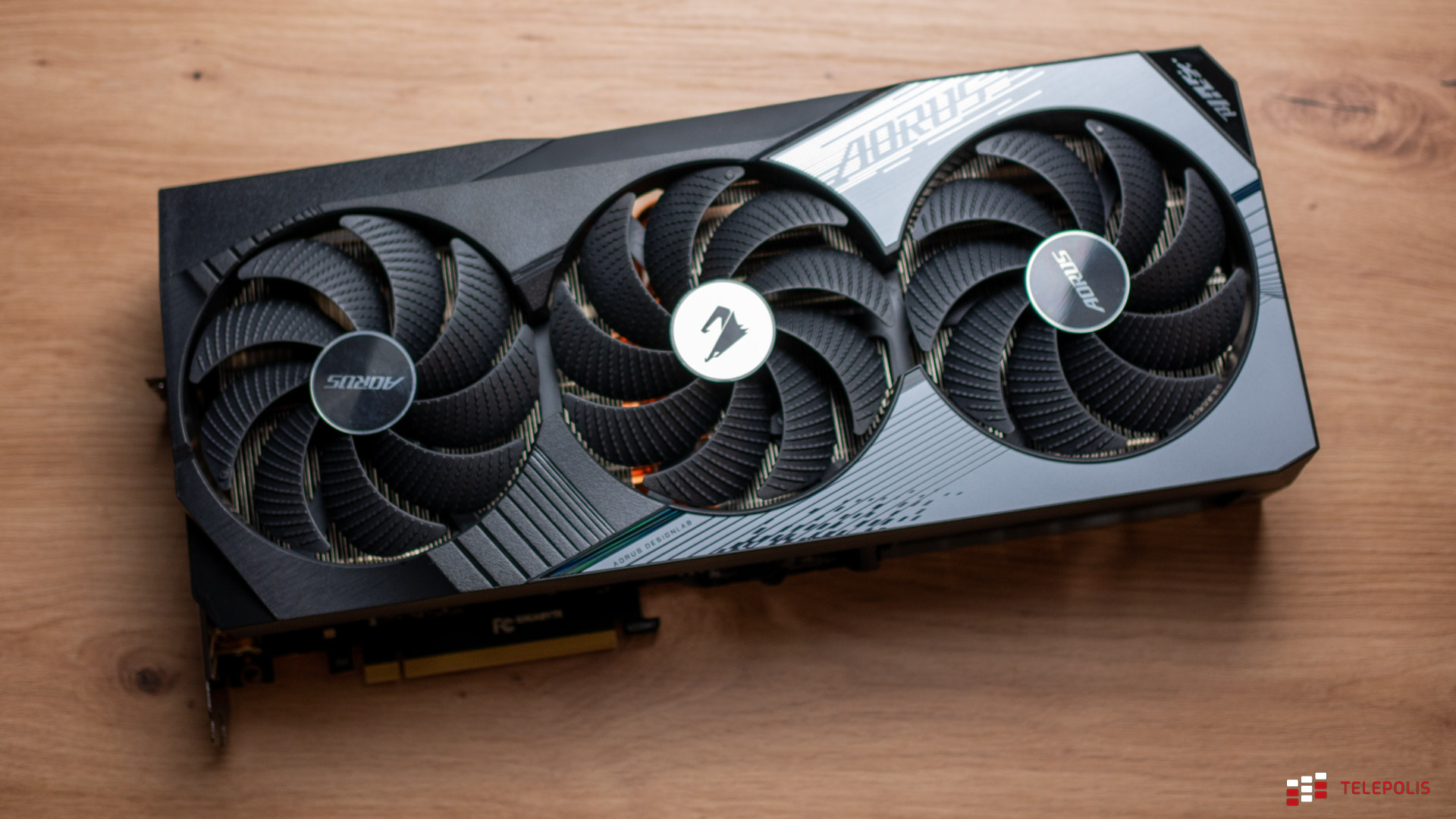 Karta graficzna z ekranem LCD. Aorus GeForce RTX 4080 Master – test