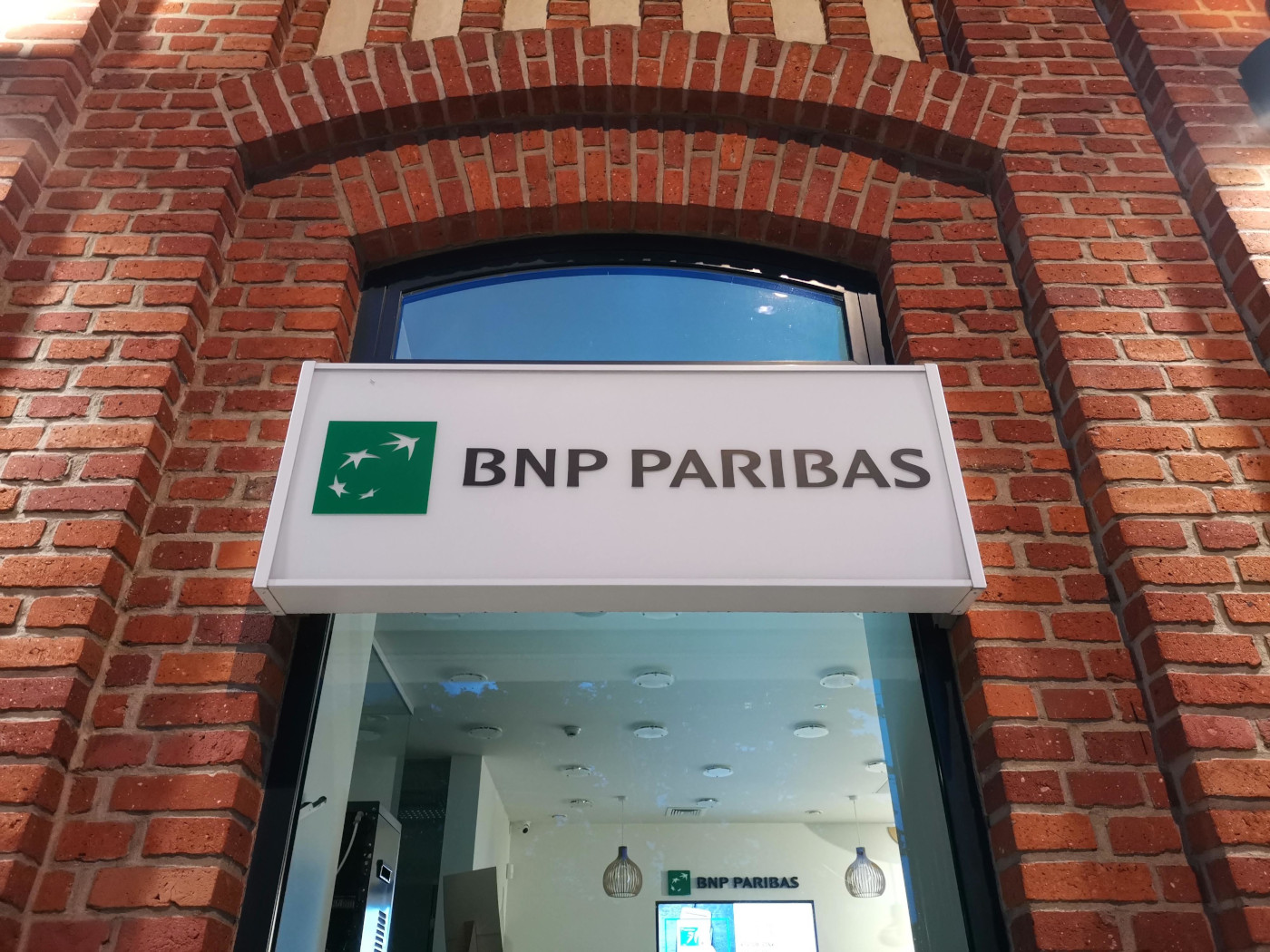 Nie daj się nabrać na takiego e-maila od BNP Paribas. Daj go do kosza