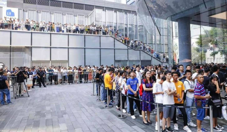 Huawei osiągnął pułap 200 mln sprzedanych smartfonów - jeszcze szybciej niż rok temu