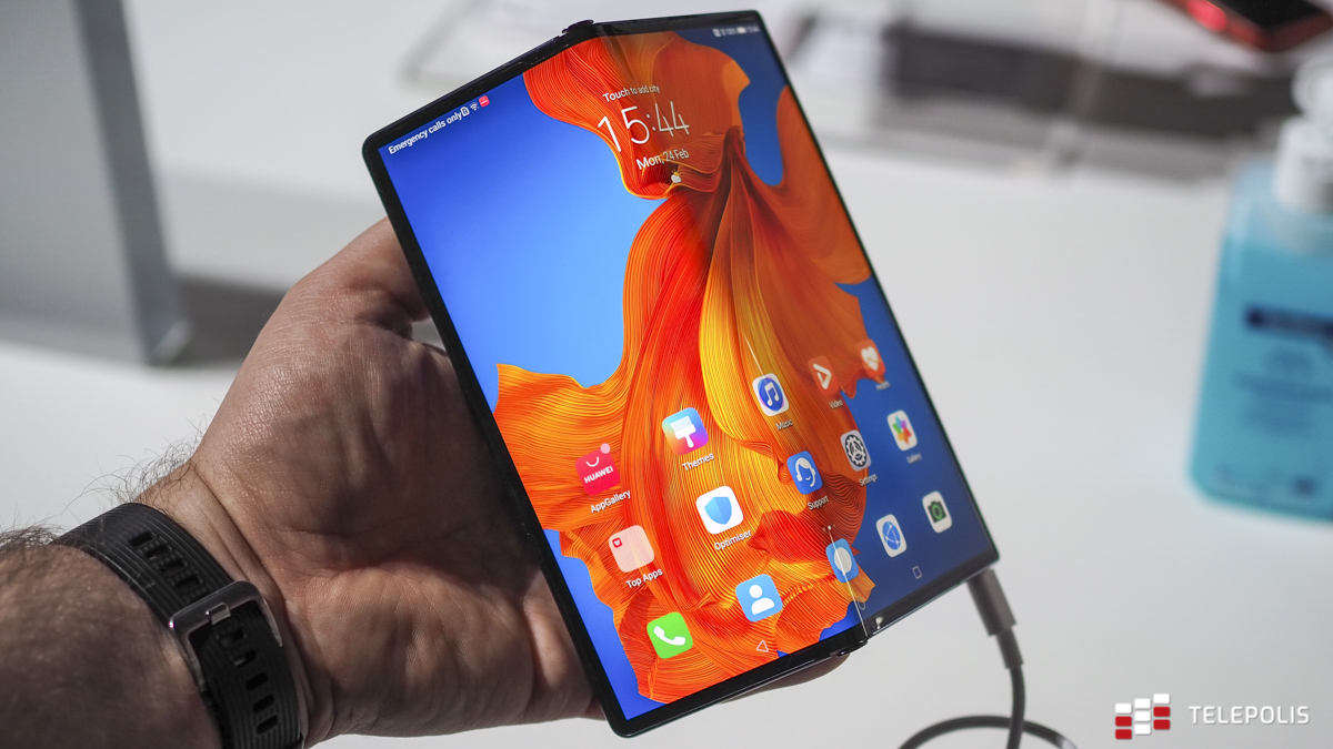 Huawei Mate Xs częściowo otwarty