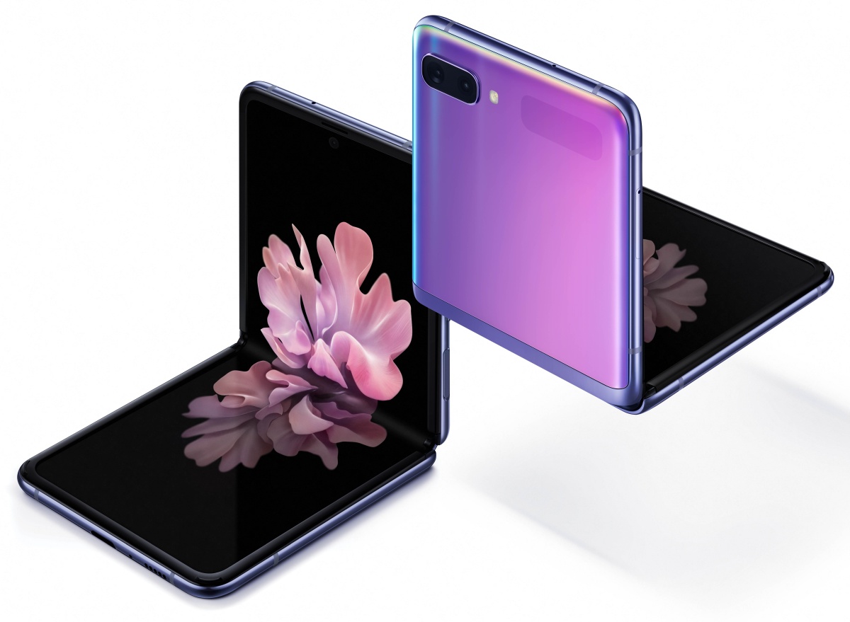 Samsung Galaxy Z Flip częściowo rozłożony