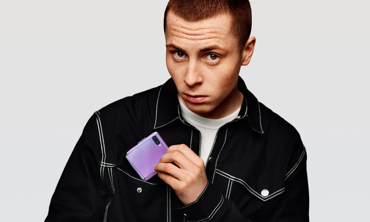 Samsung Galaxy Z Flip mieści się w kieszeni