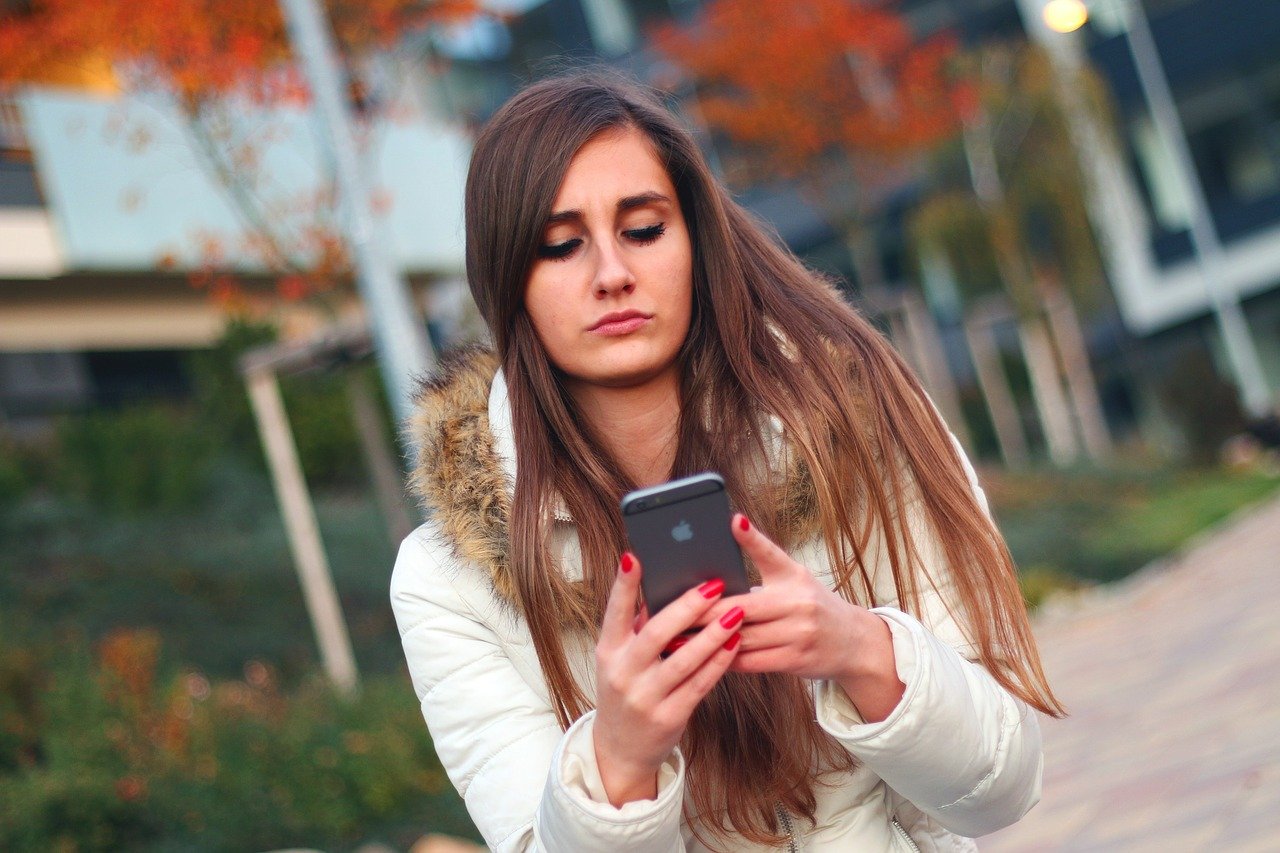 Dziewczyna telefon iphone