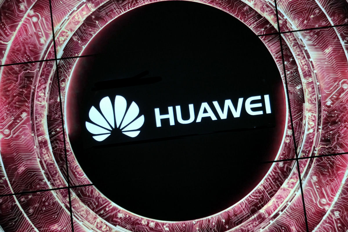 Ambasador USA straszy Huaweiem