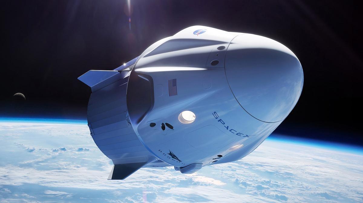 SpaceX Cerw Dragon
