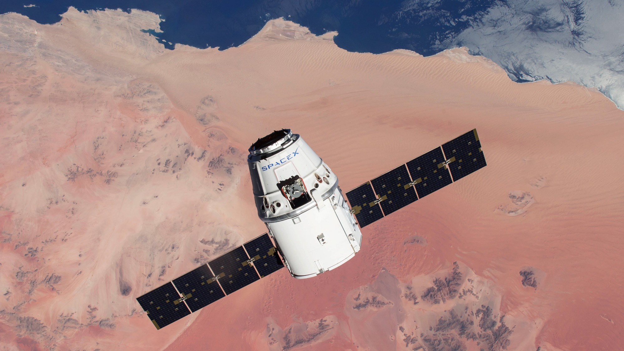 SpaceX Dragon widziany z ISS