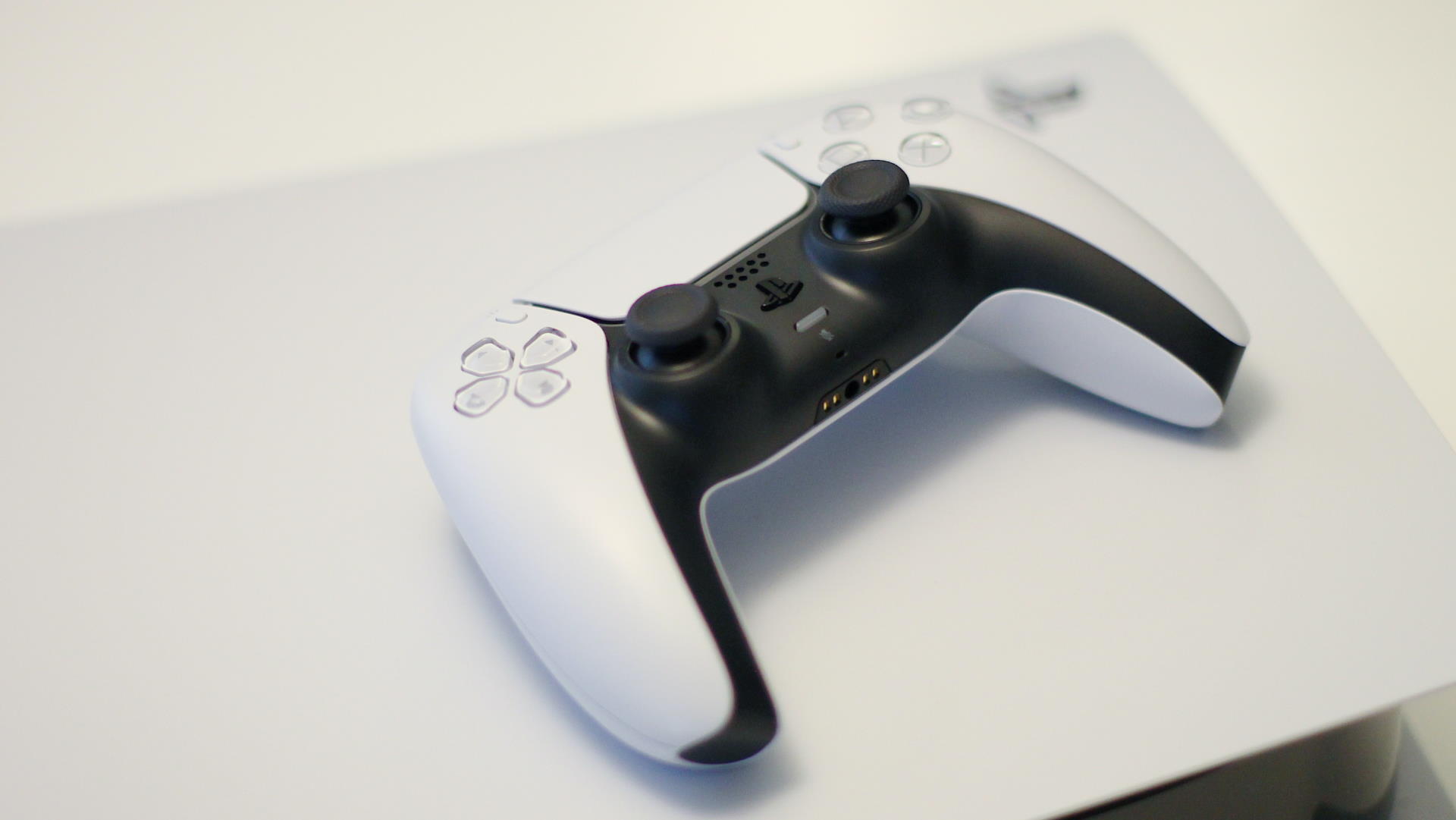 Kontroler PlayStation 5 DualSense działa już z urządzeniami Apple
