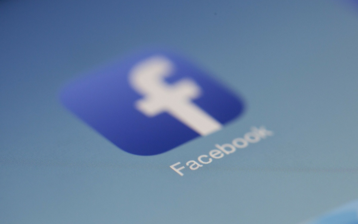 Facebook zmiana nazwy firmy