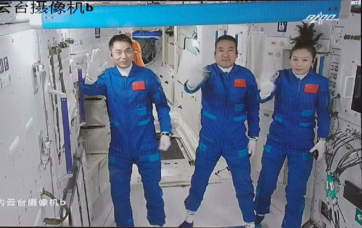 Chińscy kosmonauci na stacji Tiangong
