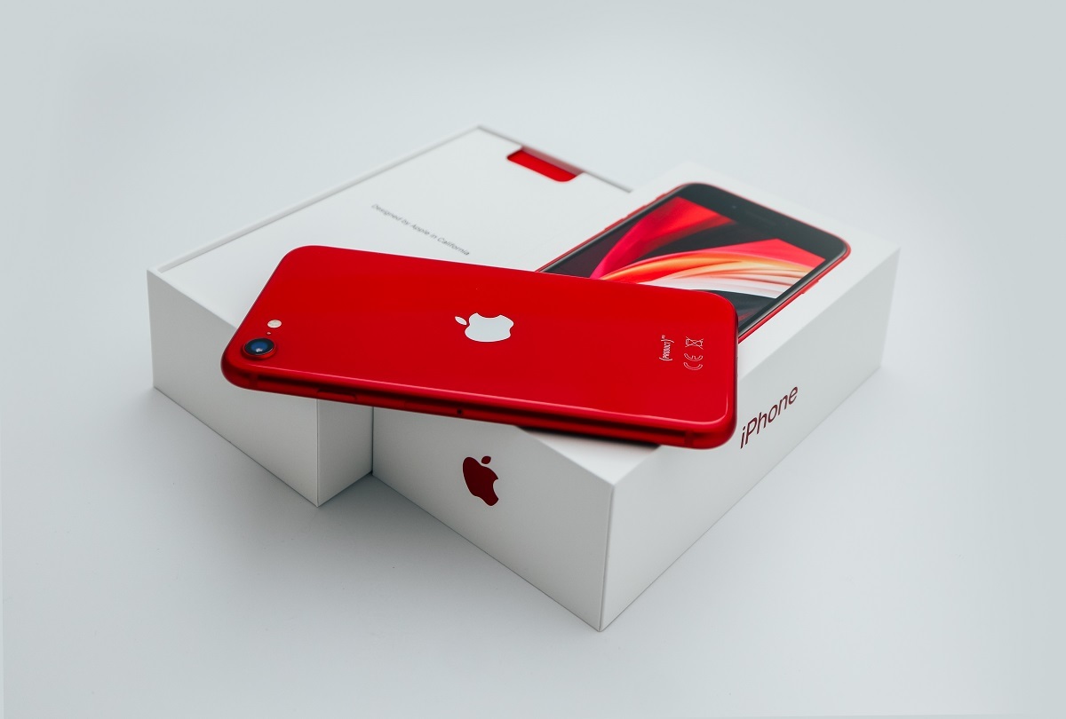 Apple iPhone SE 2022 za 300 dolarów