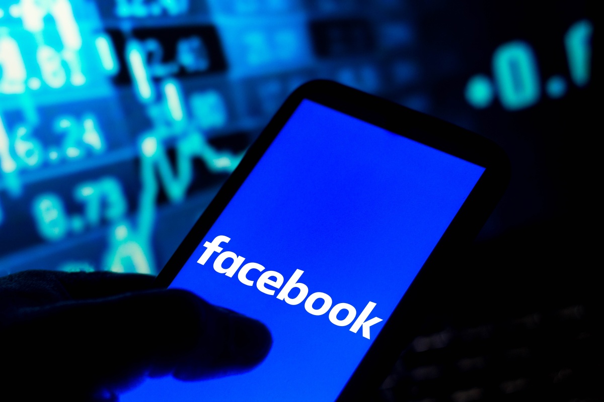 Facebook dzienna liczba użytkowników pierwszy raz w historii