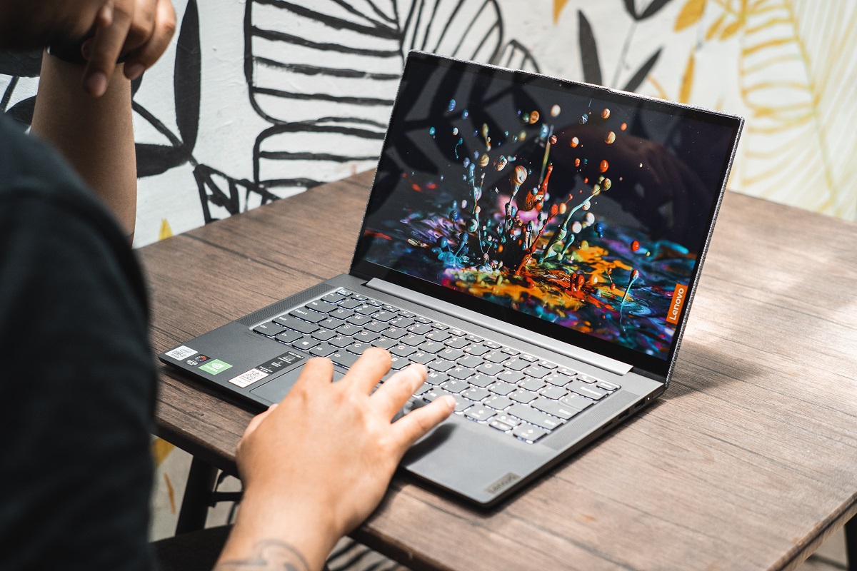 Lenovo największym producentem laptopów 2021