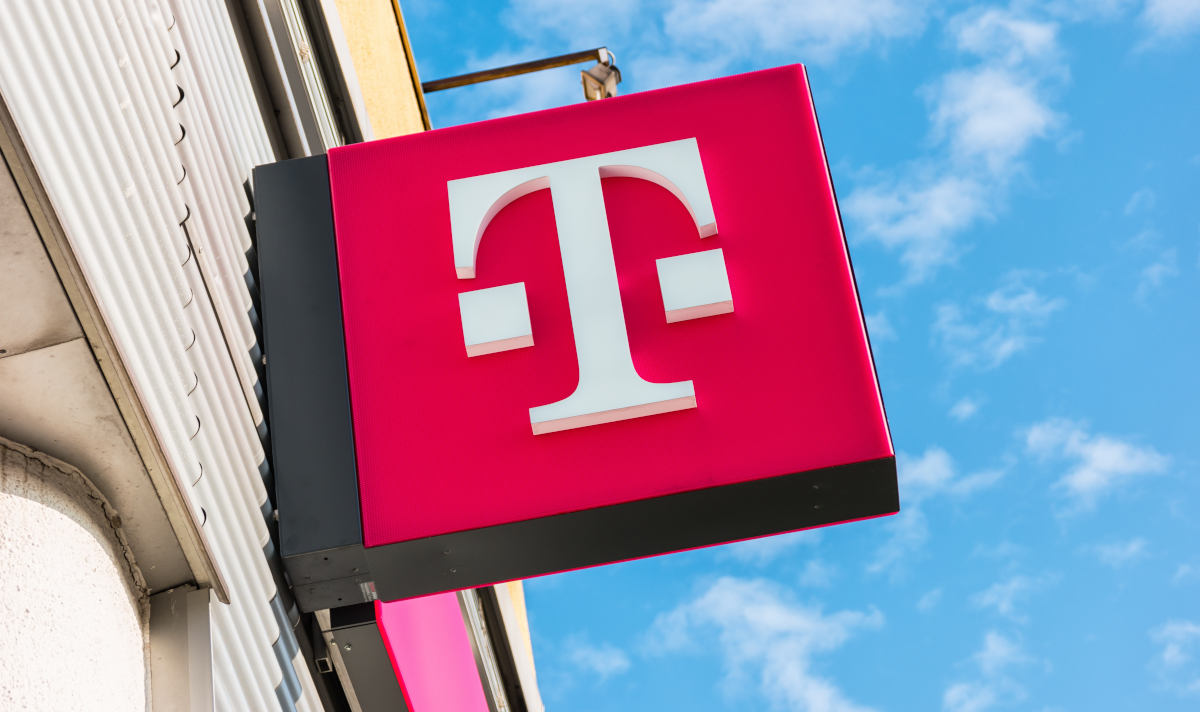 T-Mobile daje bonus 300 zł i opaskę Galaxy Fit2 w prezencie