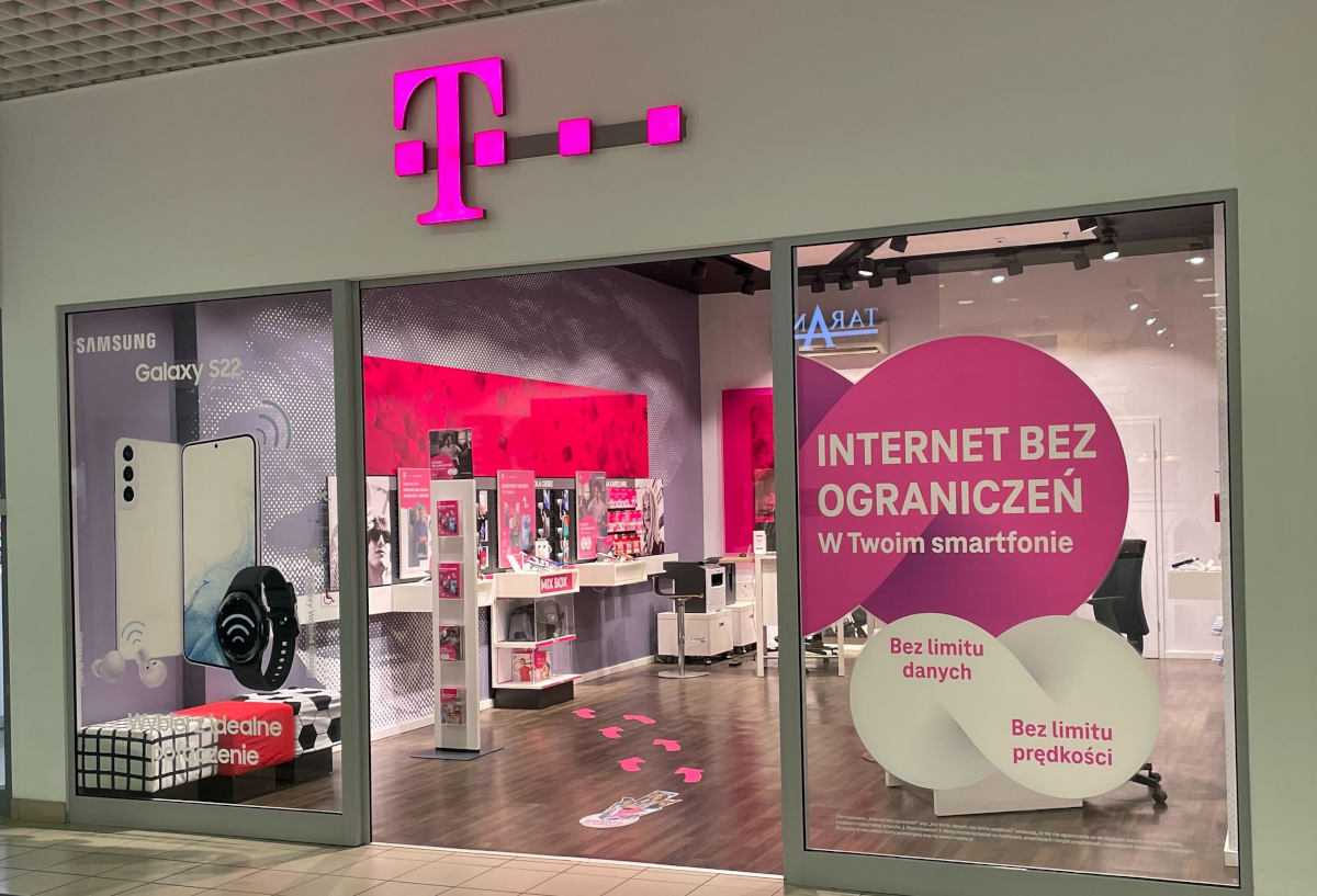 T-Mobile hizo precisamente eso.  Al final, puedes deshacerte de la tarjeta SIM