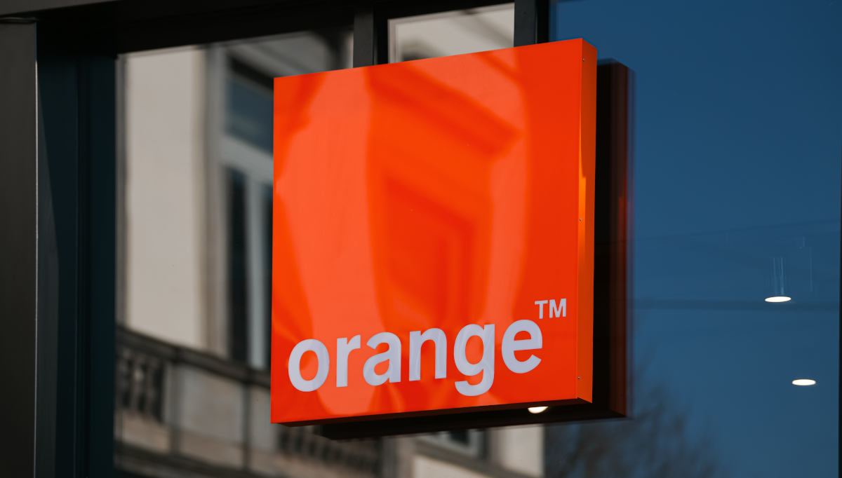 Orange logo salon