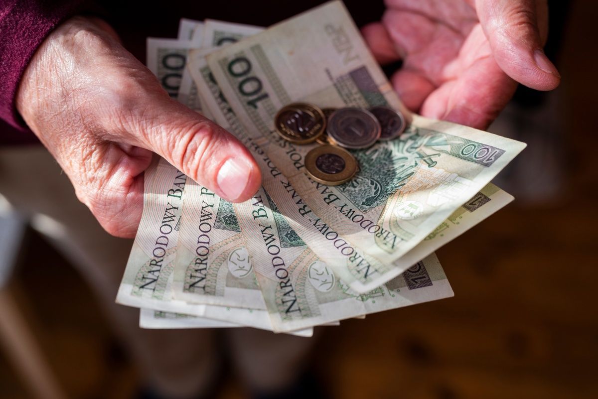 Oszustwo kradzież pieniędzy inwestycje w akcje