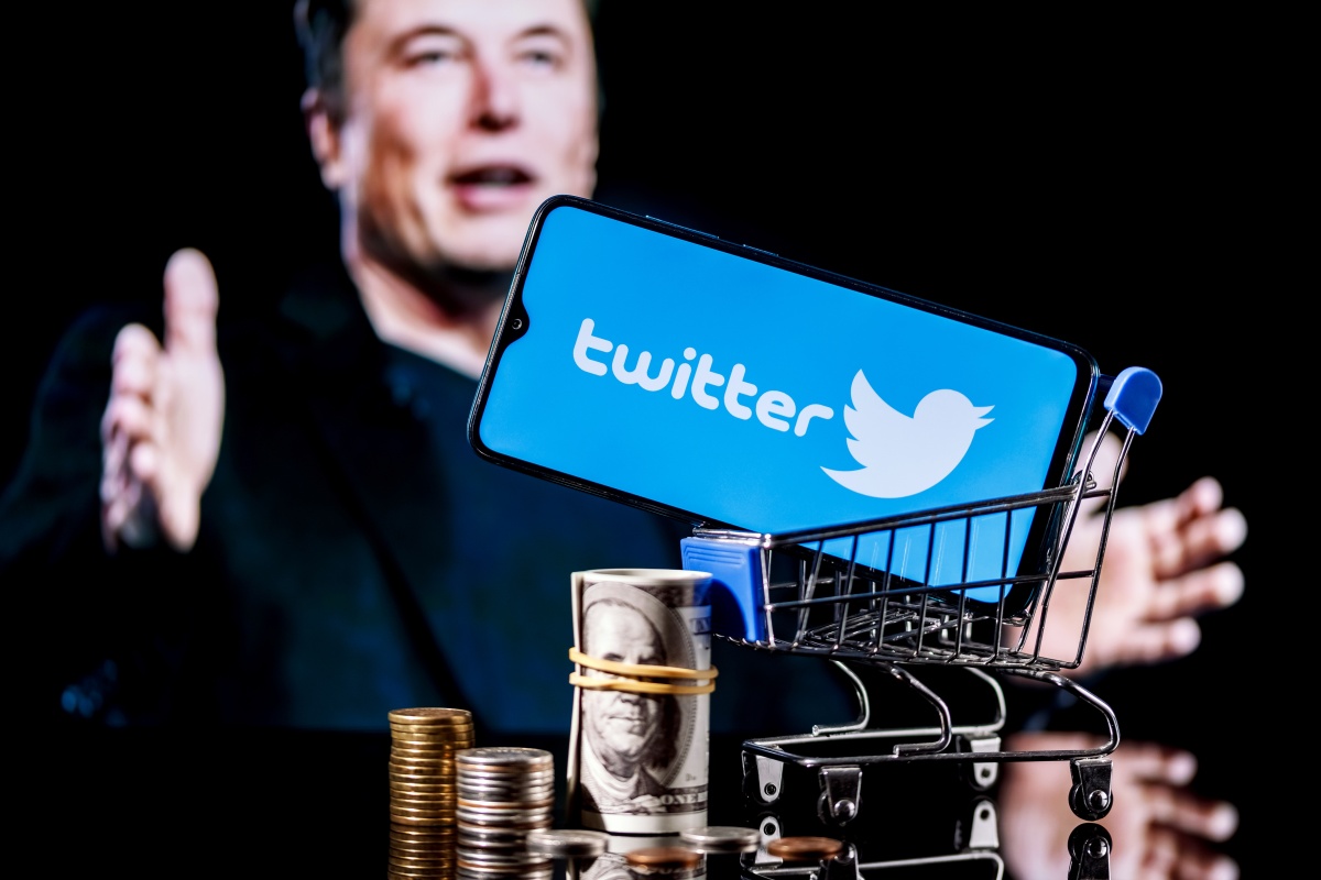 Elon Musk zmiennym jest. Twitter znów na celowniku