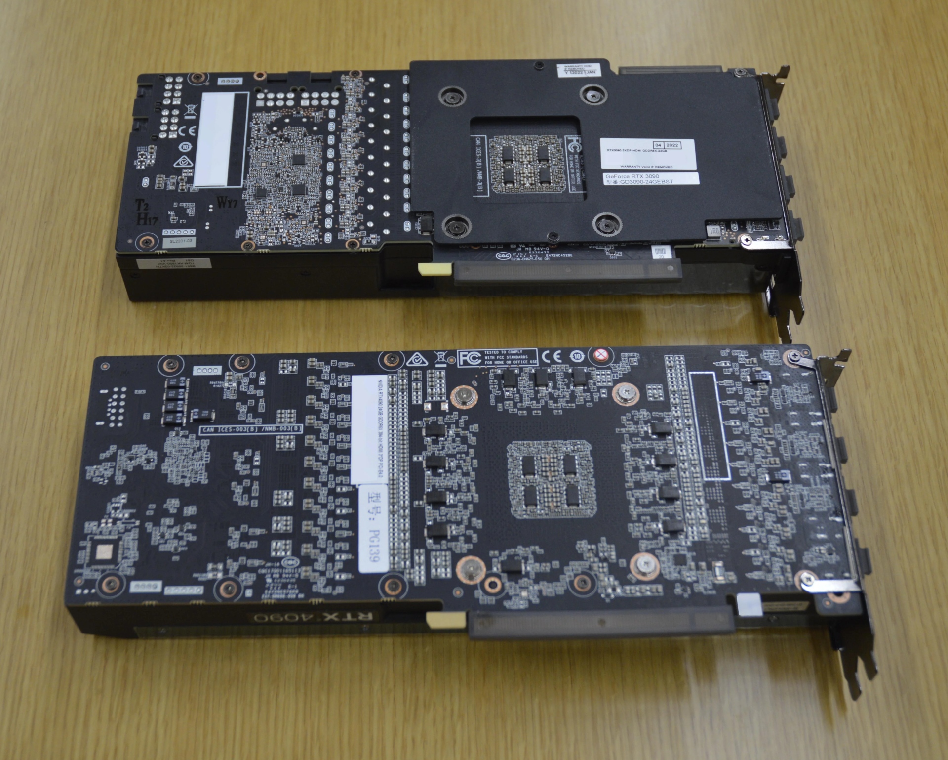 Mały, gorący i głośny. Tak prezentuje się wyjątkowy GeForce RTX 4090
