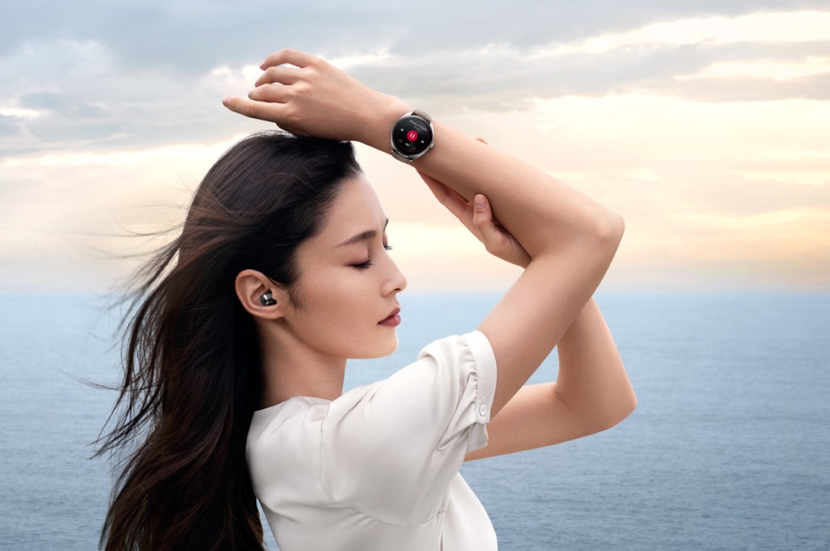 Huawei Watch Buds na ręce