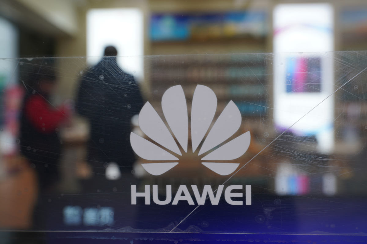 Xiaomi gryzie się z Huawei, poważny zarzut w tle. Sąd zadecyduje