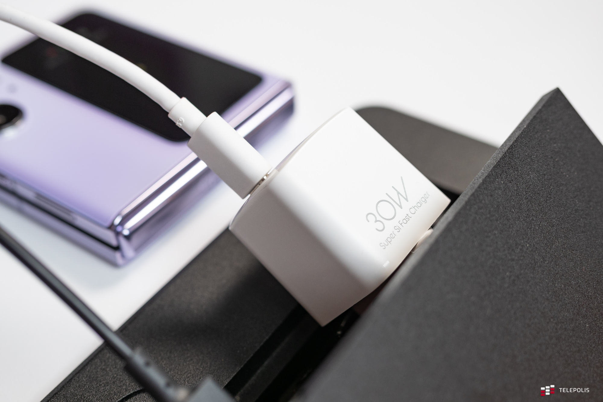 iBOX C-28 w gniazdku