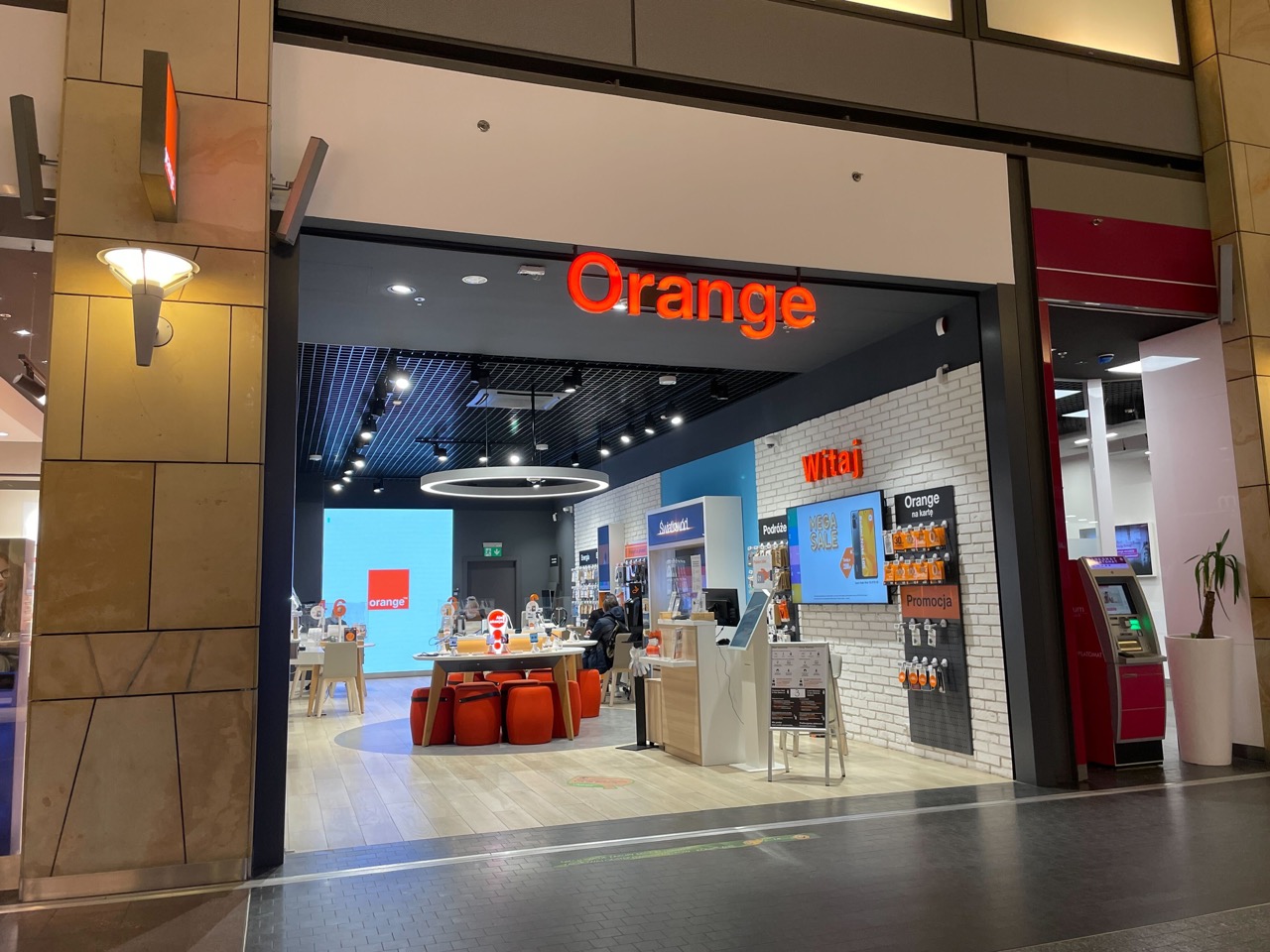 Orange are noi smartphone-uri.  Aceasta este o mare întoarcere în Polonia