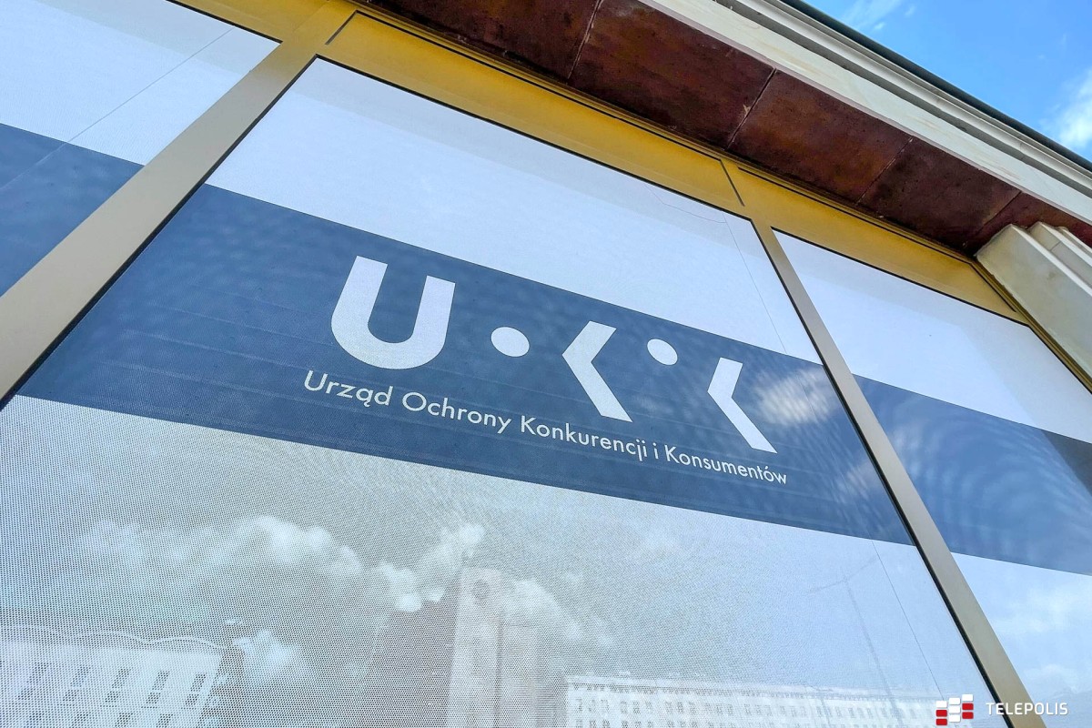 Połączenie z infolinią za dużo kosztuje? UOKiK sprawdza 30 firm