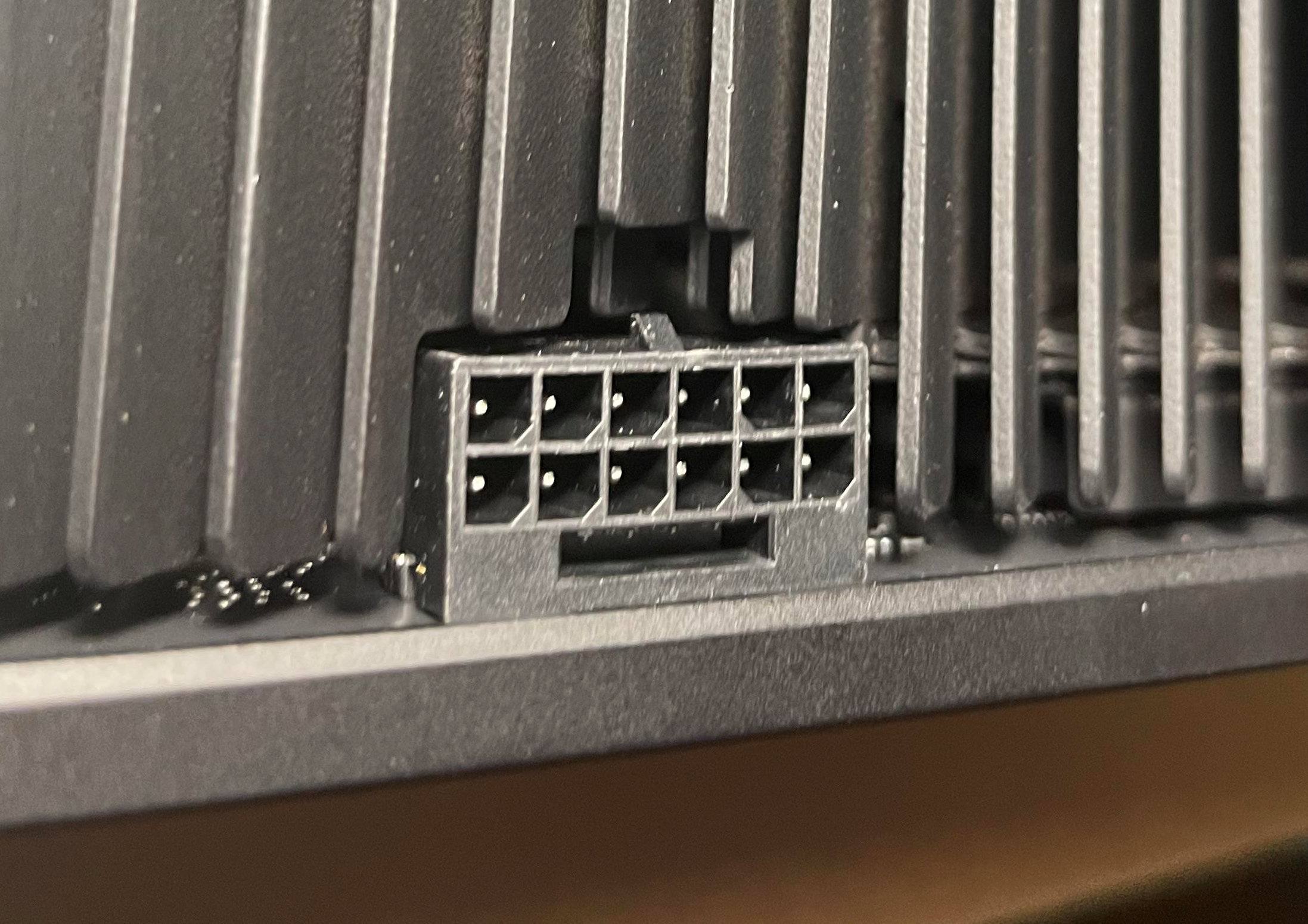 NVIDIA GeForce RTX 4090 z ważną zmianą. Będzie bezpieczniej