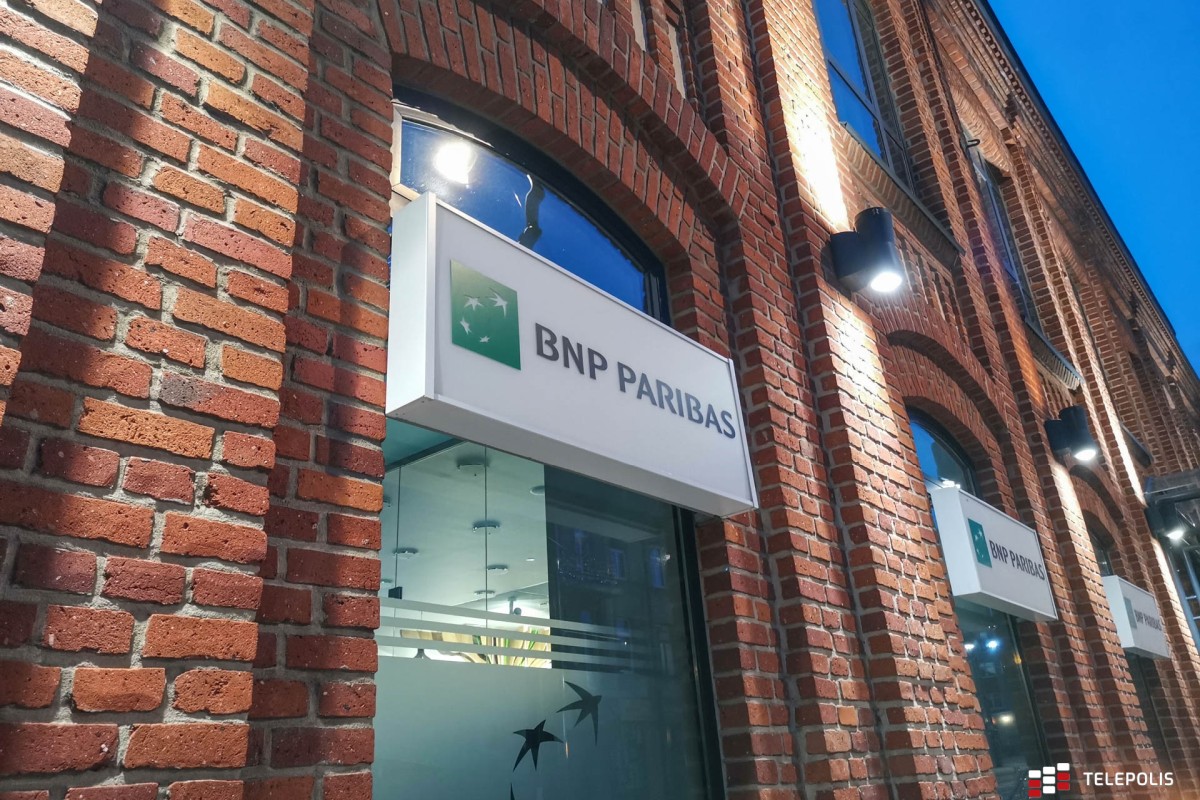 Bank BNP Paribas porzuca gotówkę. Przekonuje, że tak jest lepiej