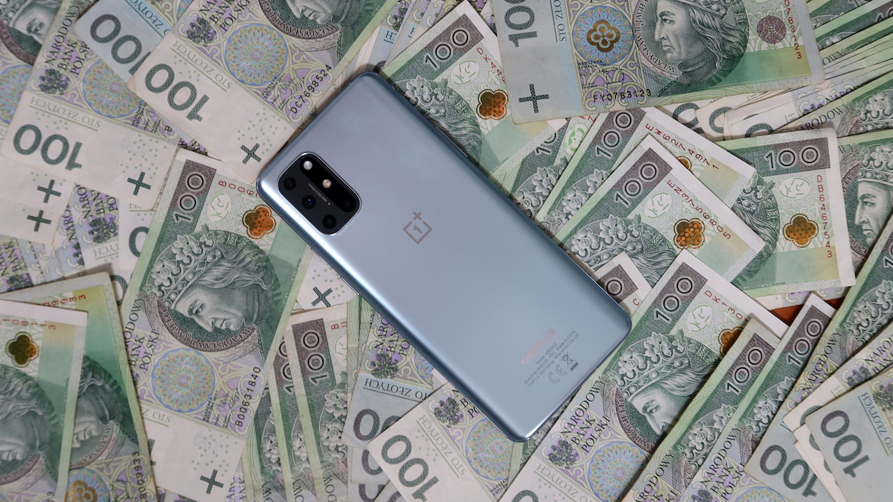 Lepiej usuń to z telefonu. Wysyła twoje rozmowy do Chin