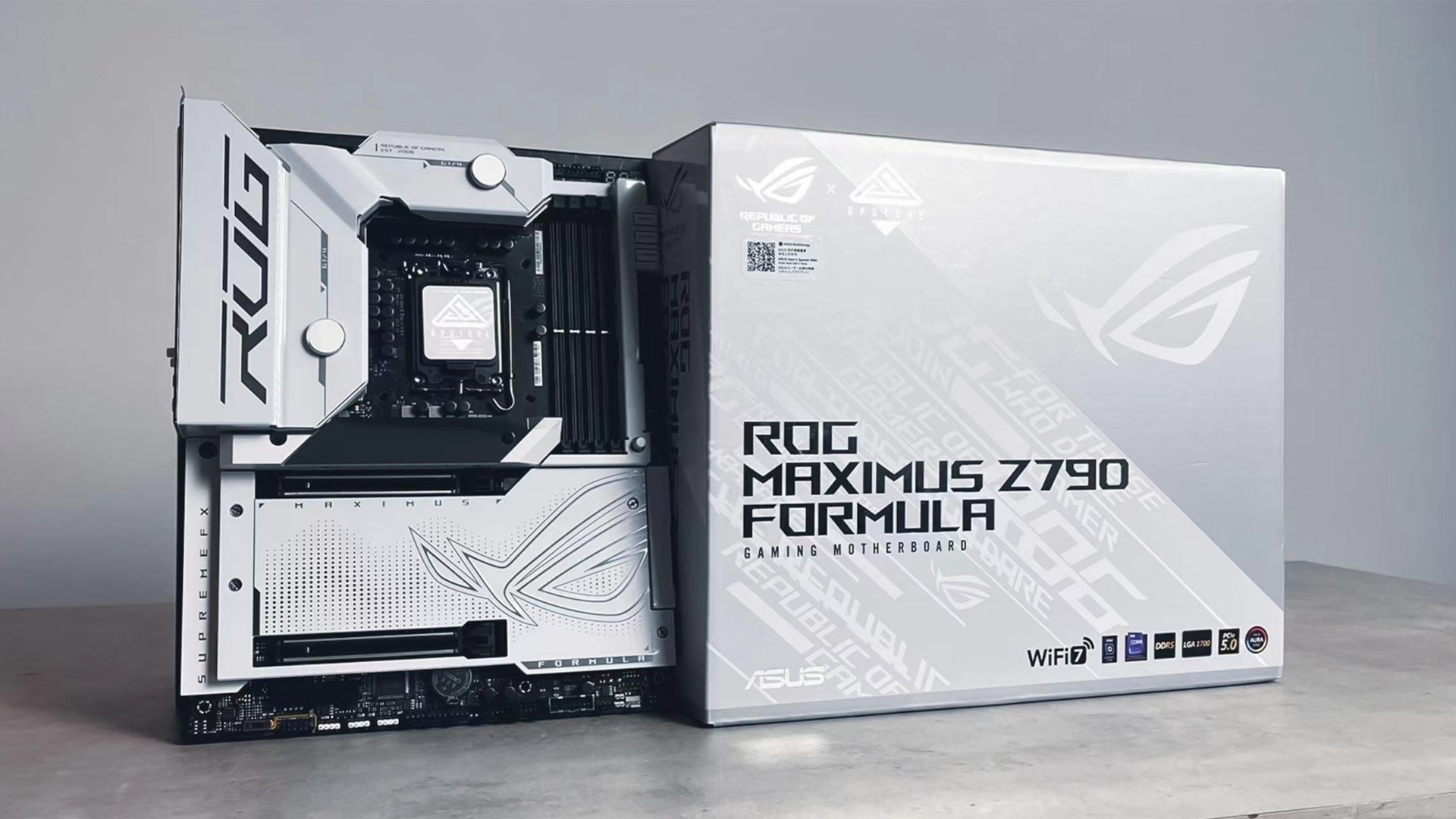 ASUS prepara una placa base que podrás enfriar con agua