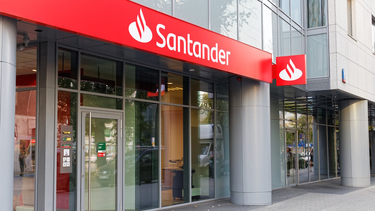 Santander Bank odłączy część klientów. Jest nowy wymóg