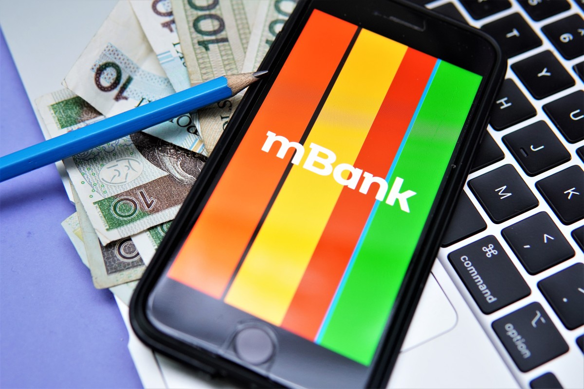 mBank zablokuje klientom pieniądze. To nie awaria