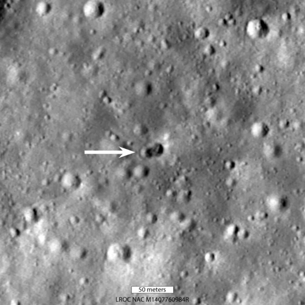 Crater dublu pe lună