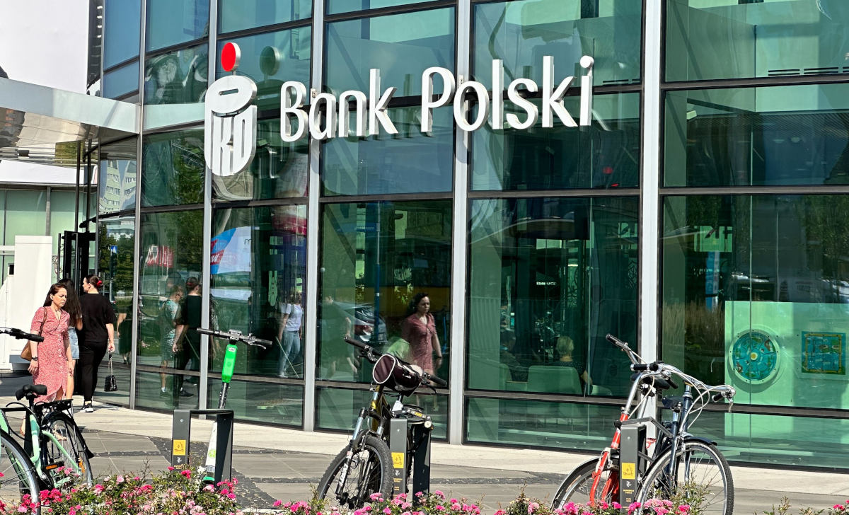 PKO Bank Polski chce zarabiać na kodach. Idzie mu całkiem nieźle
