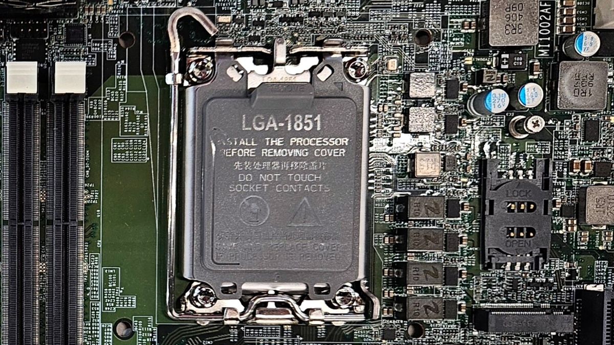 Así es como se ve el Intel LGA 1851 de cerca.  Estreno este año