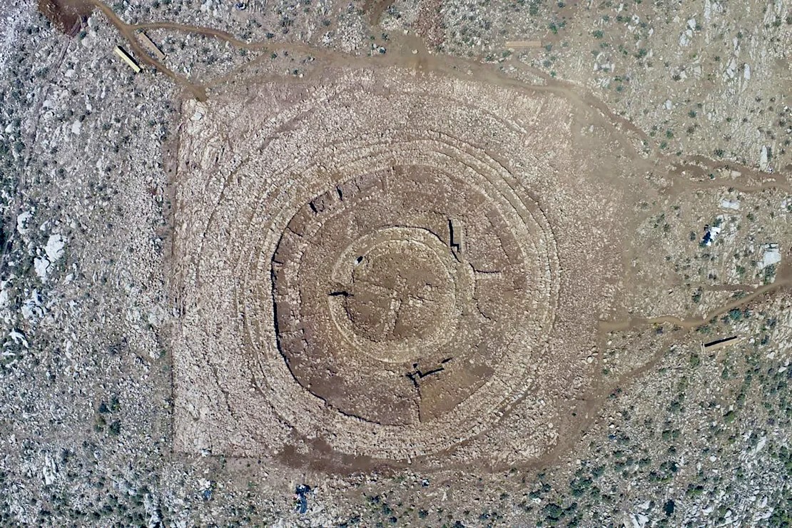 Los arqueólogos han descubierto un edificio misterioso.  tiene 4000 años