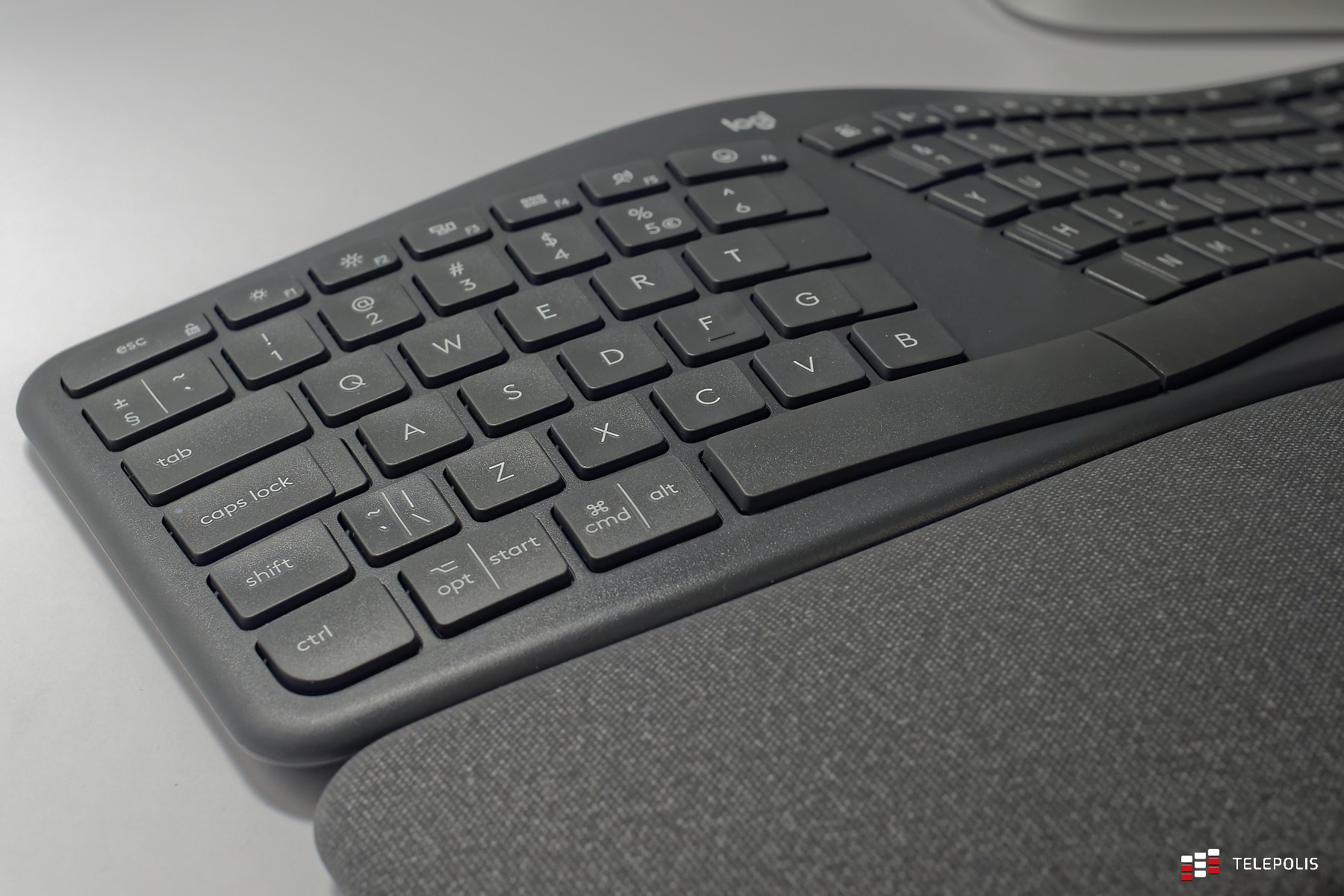 Zbliżenie na klawisze Logitech K860