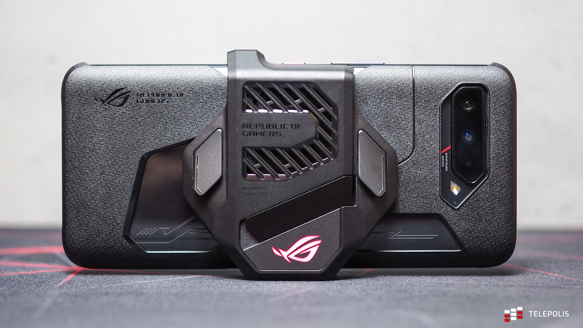 Asus ROG Phone 5s Pro tył cooler