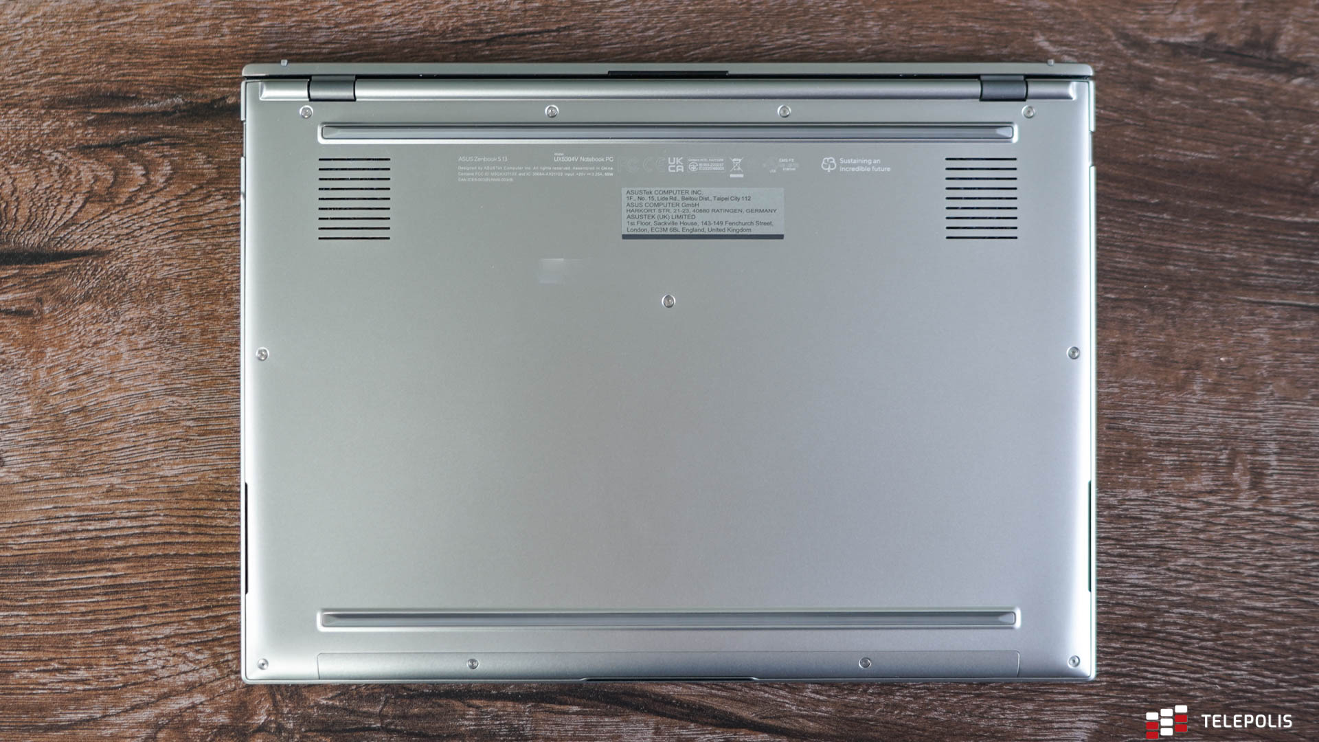 Asus Zenbook S 13 OLED spód