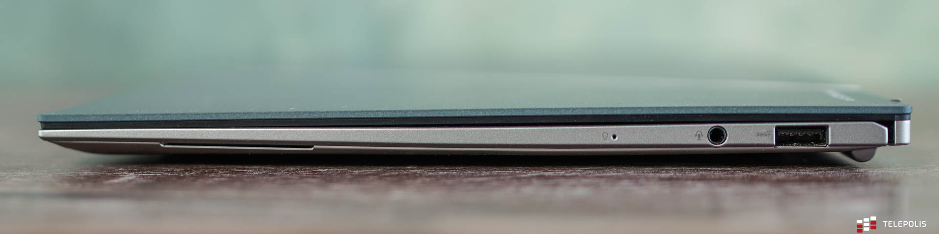 Asus Zenbook S 13 OLED prawy bok