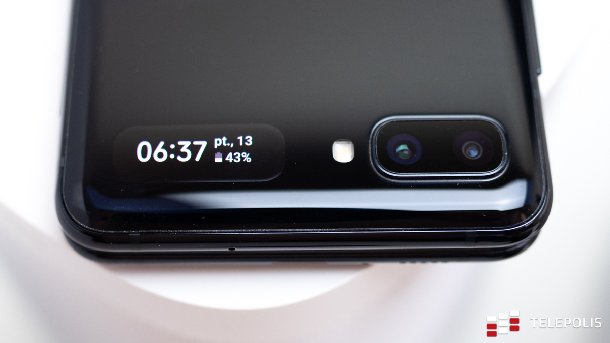 Samsung Galaxy Z Flip - ekran zewnętrzny