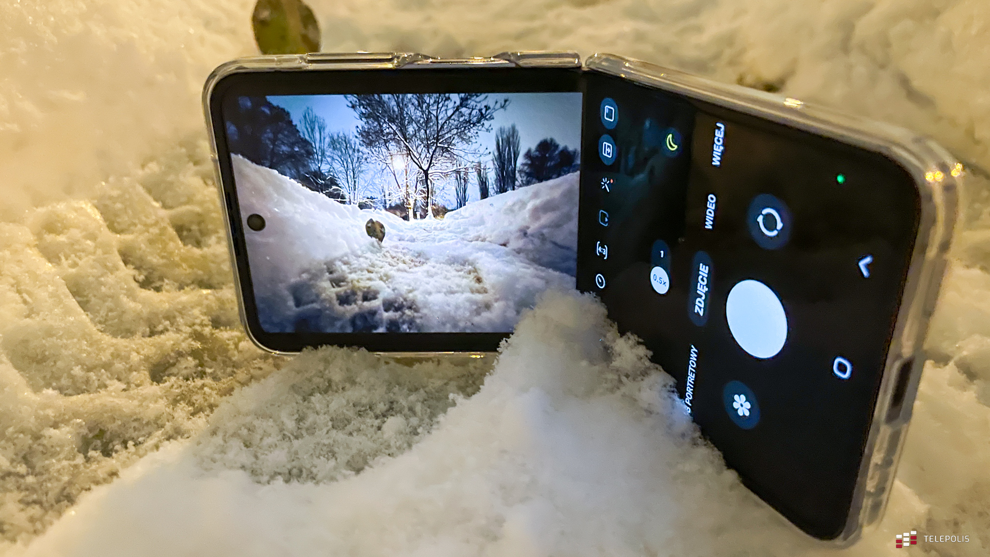 Samsung Galaxy Z Flip4 nie potrzebuje statywu