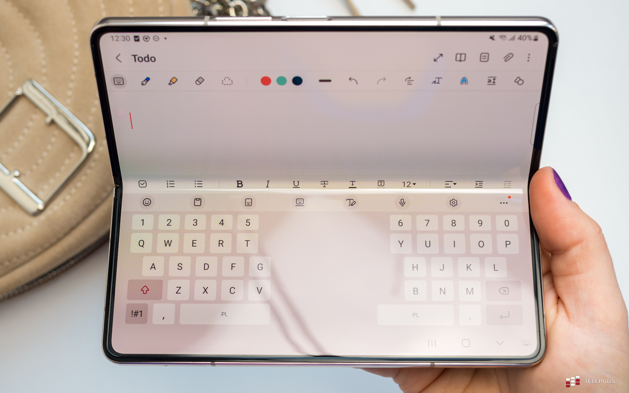 Samsung Galaxy Z Fold4 złożony jak lapotop
