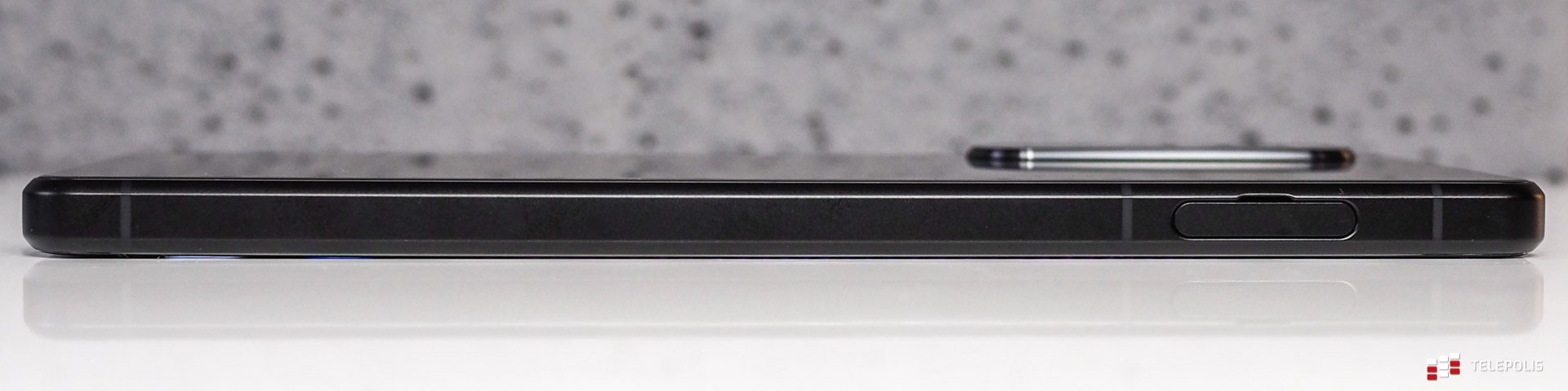 Sony Xperia 1 III lewy bok
